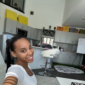 Meet your Posher, Sierra